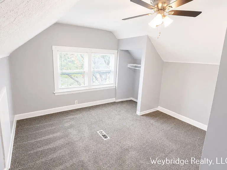 Gilbert 3209 — Photo 11