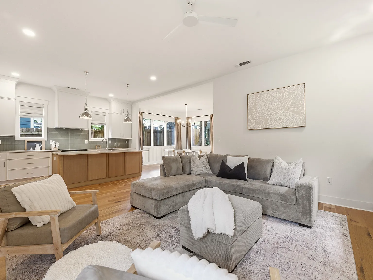 4 bed, 1922 sqft, $5,000 — Photo 4