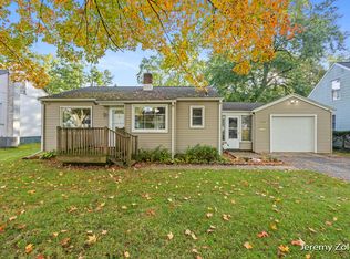 1428 Woodrow Dr, Kalamazoo, MI