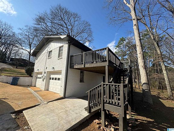 2nd image of 3618 Memory Ln