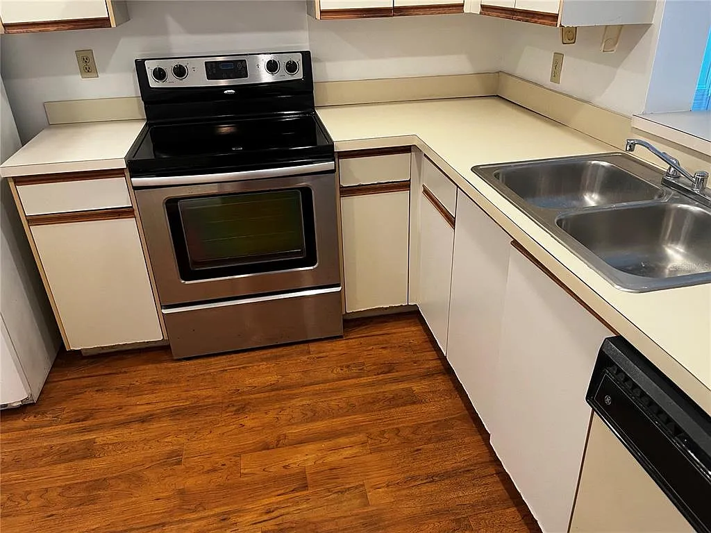 2 bed, 2.0 bath, 960 sqft, $1,495 — Photo 3