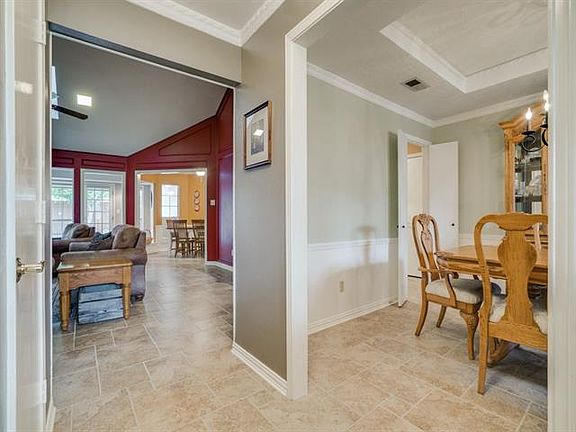 4th image of 229 Woodcrest Dr