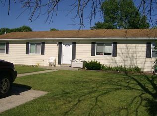 123 Maplecrest Dr, Howell, MI 48843