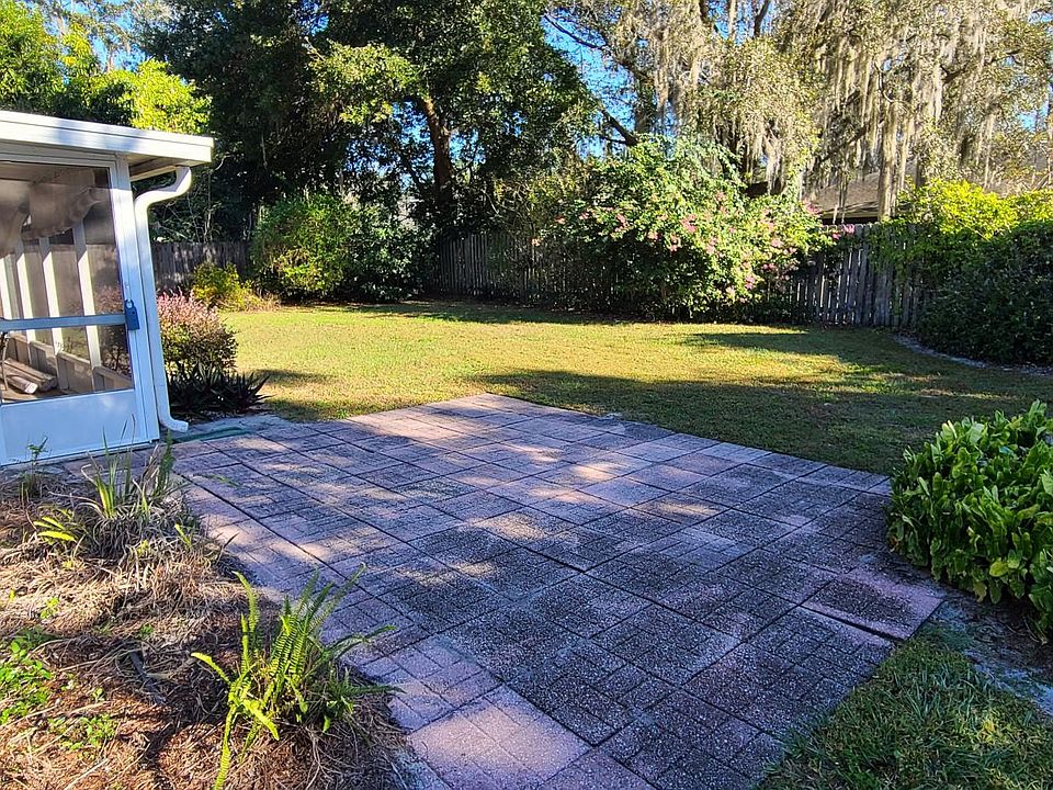 2nd image of 1018 Redbud Cir