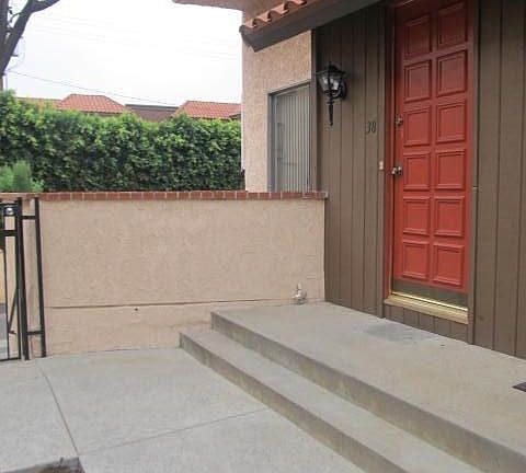 4th image of 1711 Grismer Ave APT 38