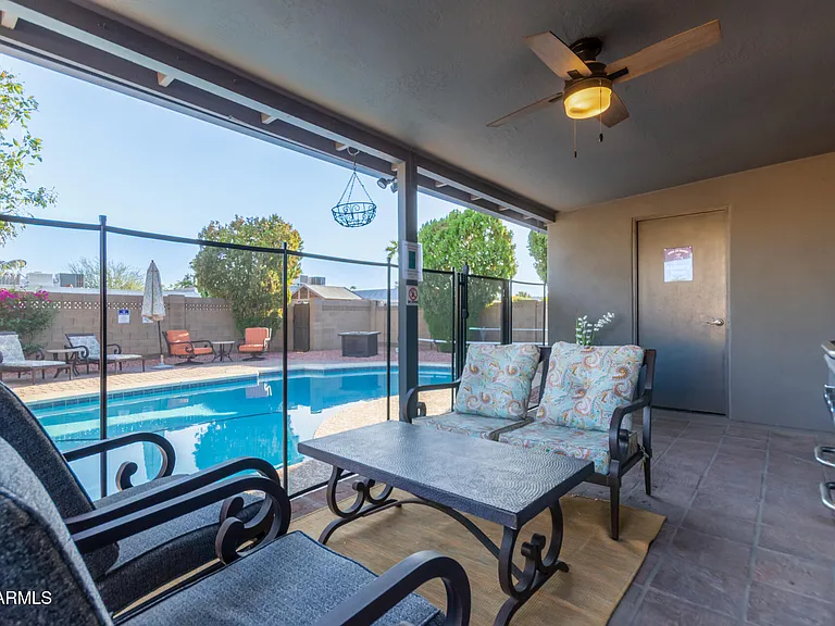 3141 E Sierra St — Photo 33