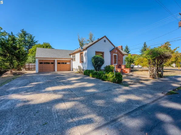 935 NW Birch St, McMinnville, OR 97128