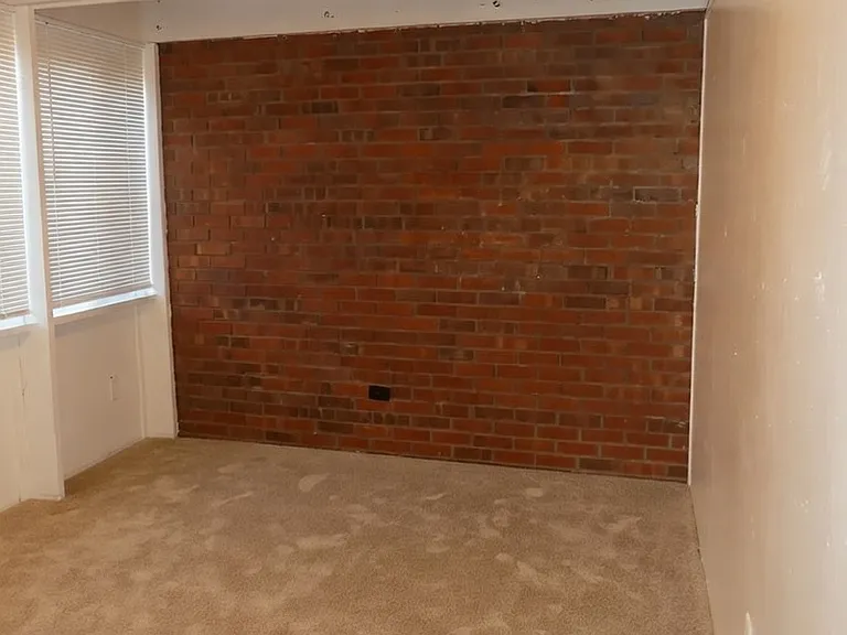 220 Belmont Rd — Photo 11