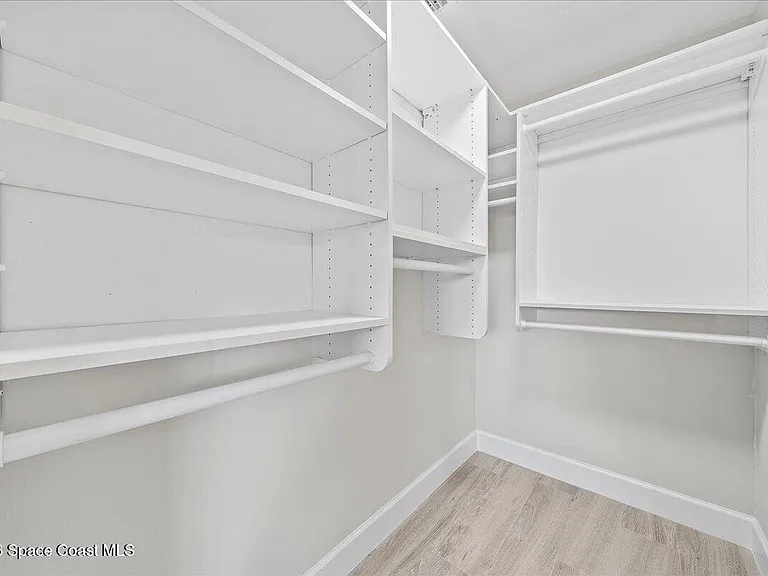 540 Albatross St — Photo 15