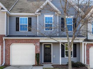 529 Song Sparrow Ln, Greensboro, NC 27409