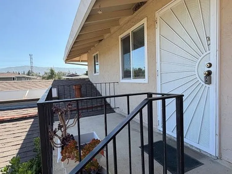 Castlewood Dr 915 — Photo 4