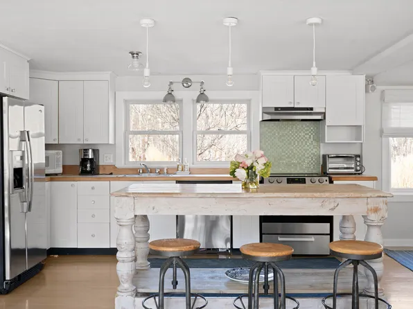 5 Pipn Rd, Edgartown, MA 02539