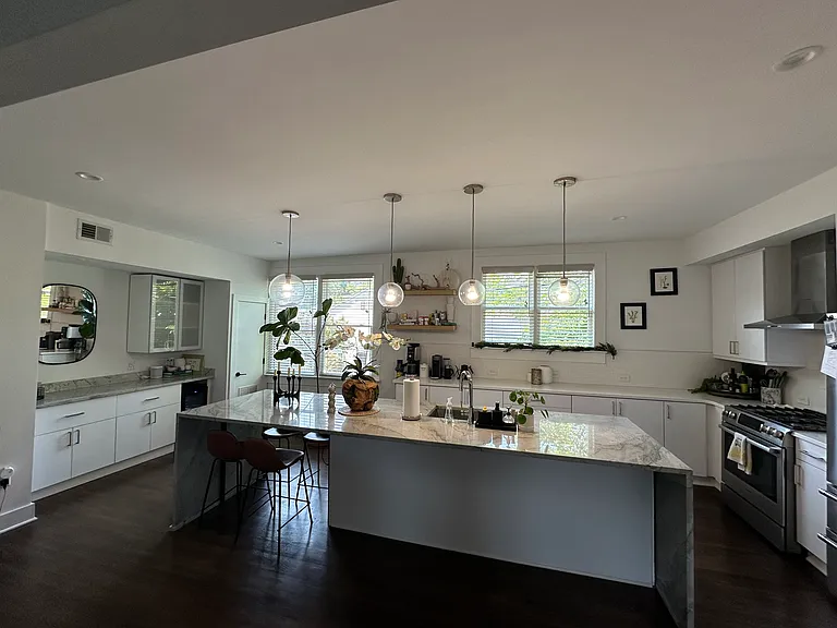 124 Peachtree Memorial Dr NW #4 — Photo 9
