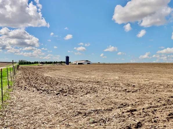17166 Dunbarton Rd, Shullsburg, WI 53586