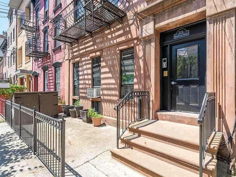 222 Bloomfield St #6R — Photo 15