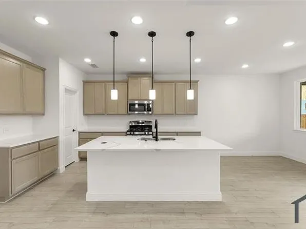 2143 Rhodora Ave, Forney, TX 75126