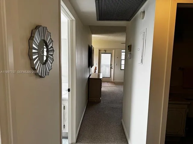 536 Fanshaw #M — Photo 8