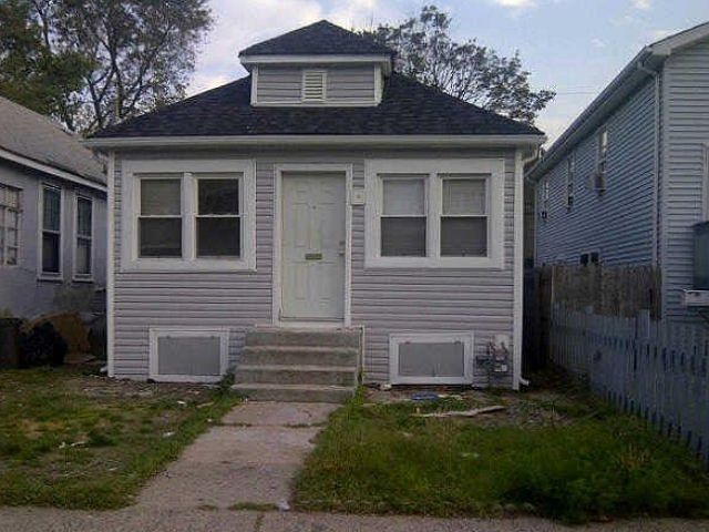 1st image of 72 E Pine St