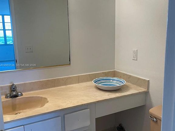 2nd image of 2851 NE 183rd St APT 509E