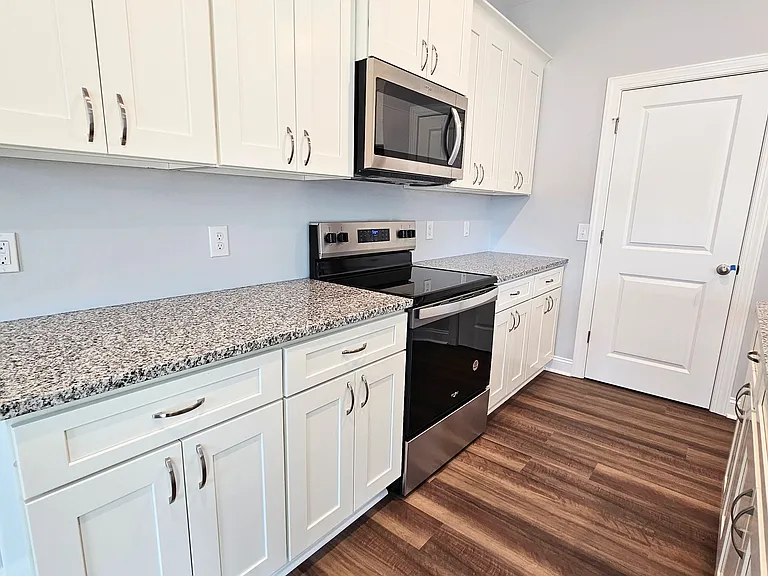 840 Bertwood Rd SW — Photo 10