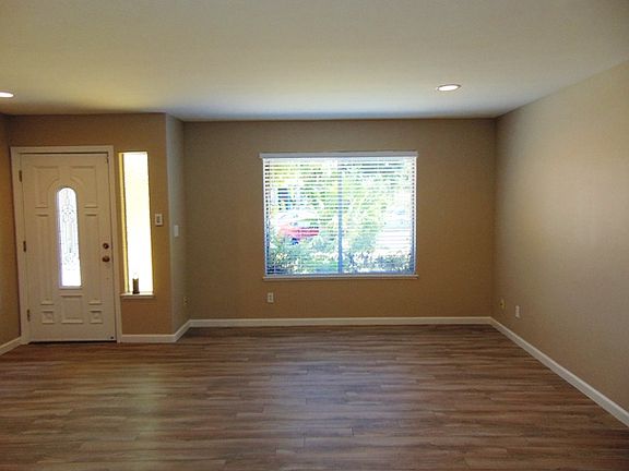 3rd image of 66 Salisbury Dr