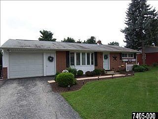 2nd image of 320 Lakeview Dr