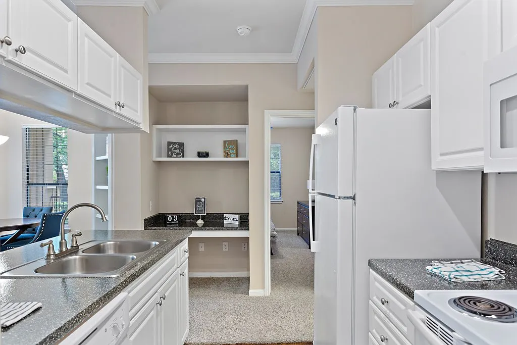 Ventana Oaks Apartments — Photo 3