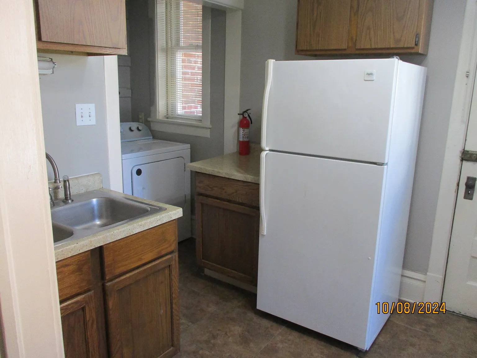 1363 Iowa St — Photo 3
