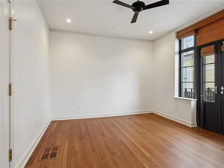 5355 Saint Charles Ave #103 — Photo 4