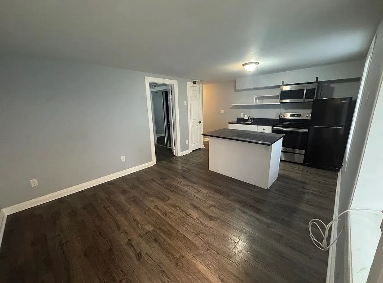 2 bed, 800 sqft, $1,750 — Photo 1