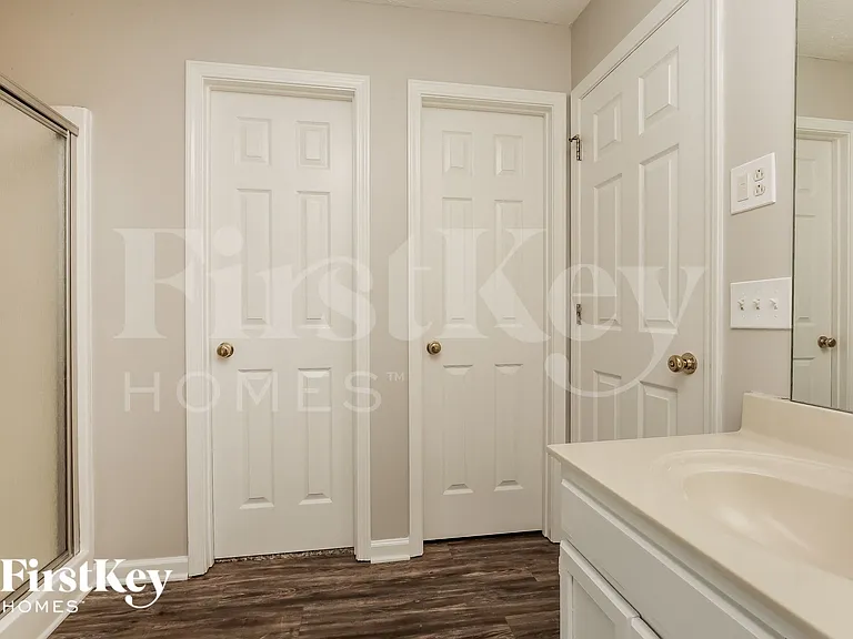6005 Monroe Xing — Photo 14