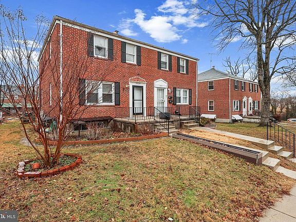 2nd image of 1020 Dartmouth Rd