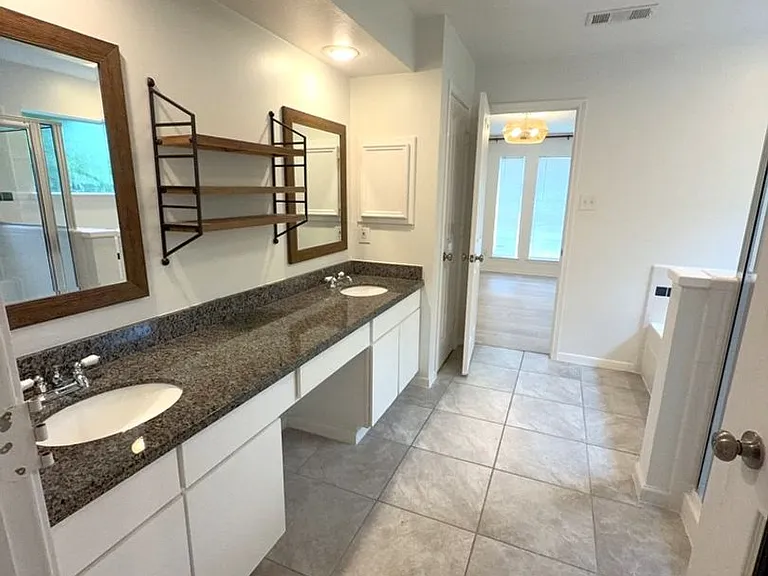 2106 Lexington Woods Dr — Photo 19