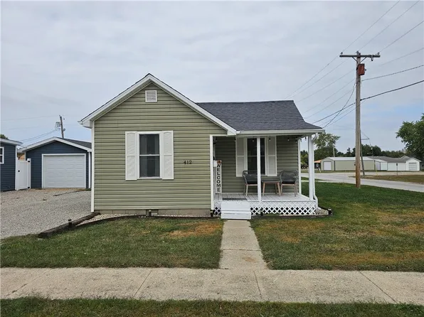 412 E Delaware Ave, Casey, IL 62420