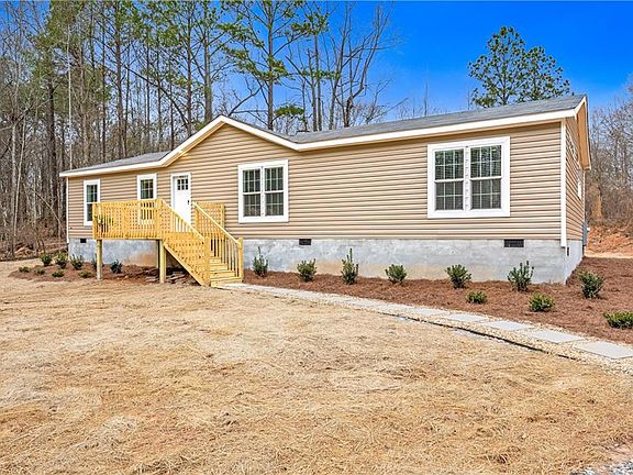 3rd image of 487 Childers Rd