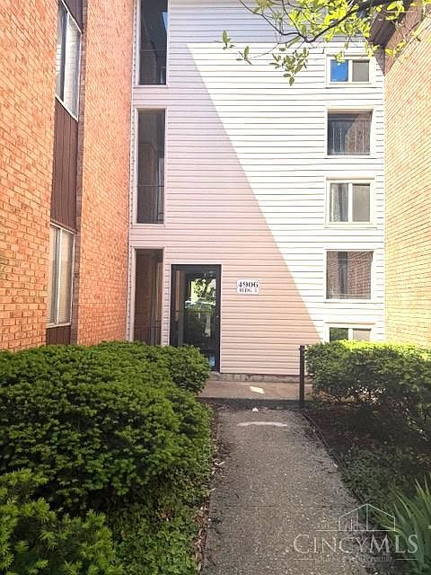 1st image of 4906 Chalet Dr #4