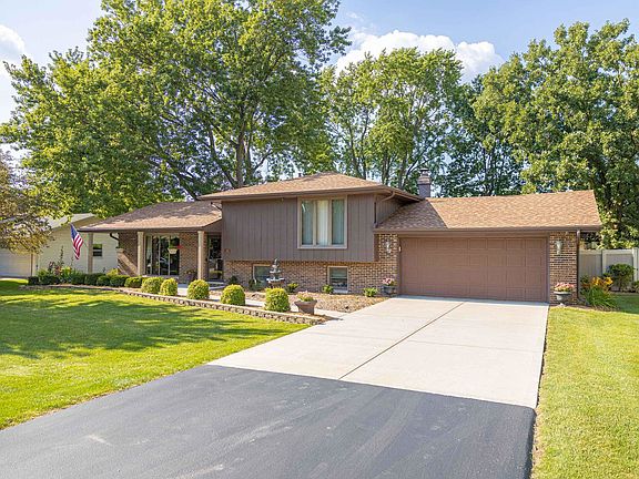 2nd image of 302 Birch Dr