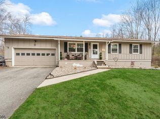 41 Kent Rd, Hampton Twp., NJ 07860