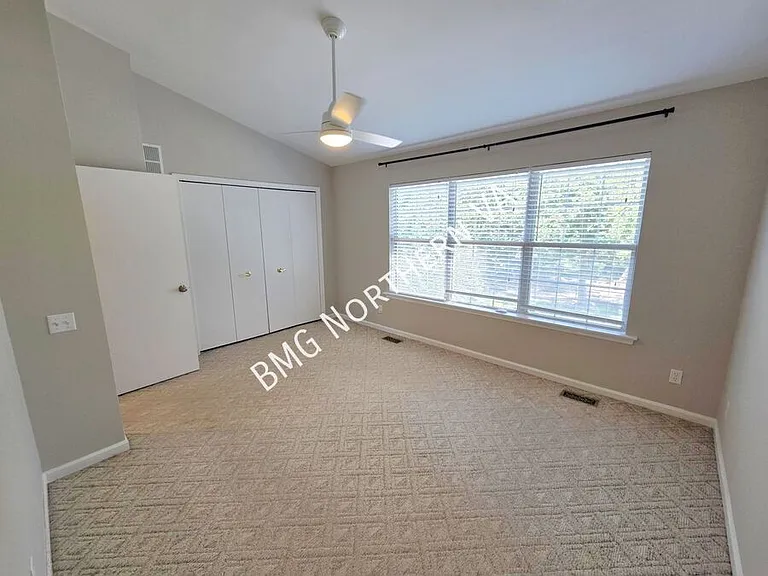 301 Bridle Crest Sq NE — Photo 9