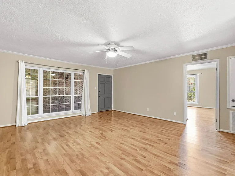 2507 Montrose Blvd #23 — Photo 8