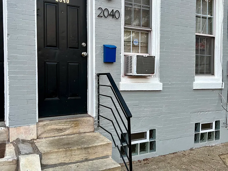 2040 N Darien St — Photo 3