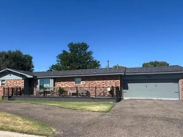 312 S Dahlia St, Booker, TX 79005