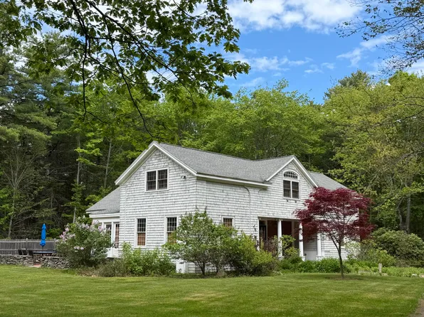 10 Meeting House Lane, Chebeague Island, ME 04017