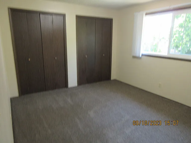 1172 12th St NE — Photo 5