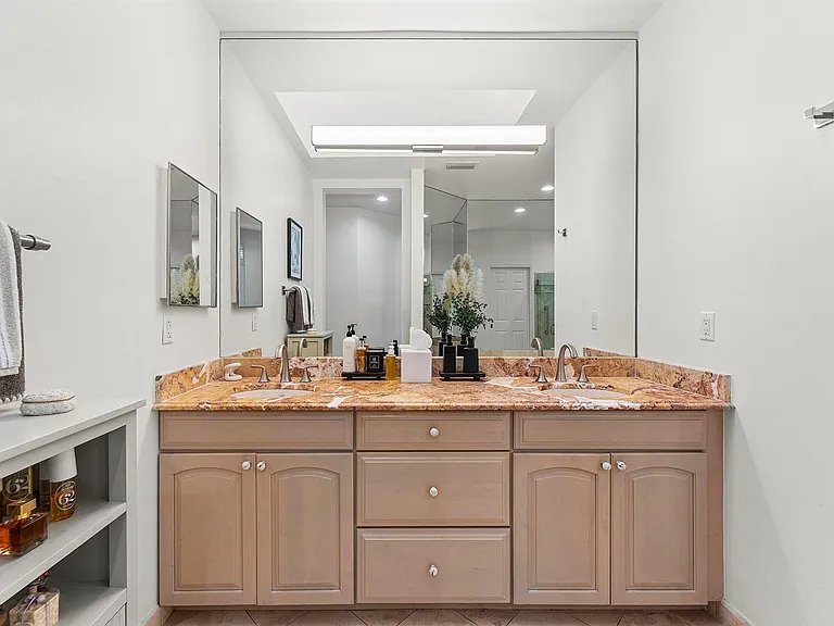 2221 NW 62nd Dr — Photo 19