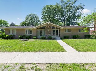 28013 Roan Dr, Warren, MI 48093