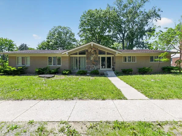 28013 Roan Dr, Warren, MI 48093