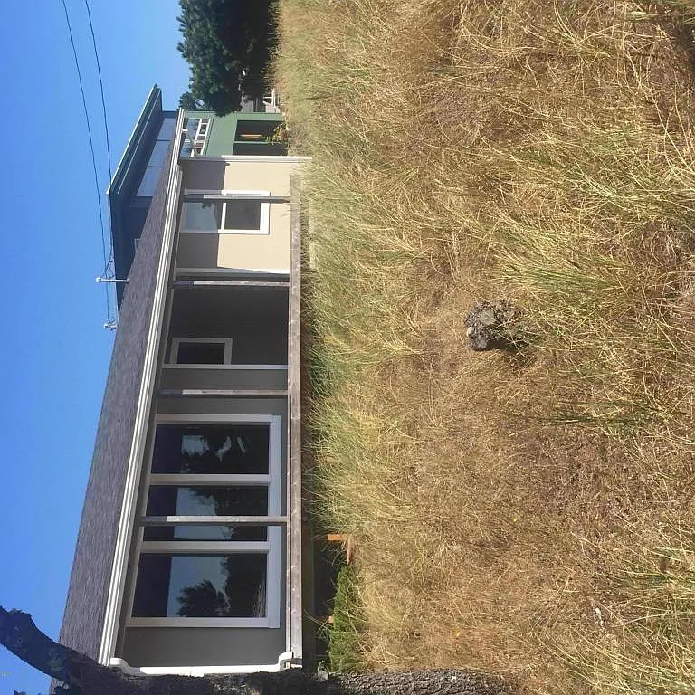 2301 NW Bayshore Loop photo 1