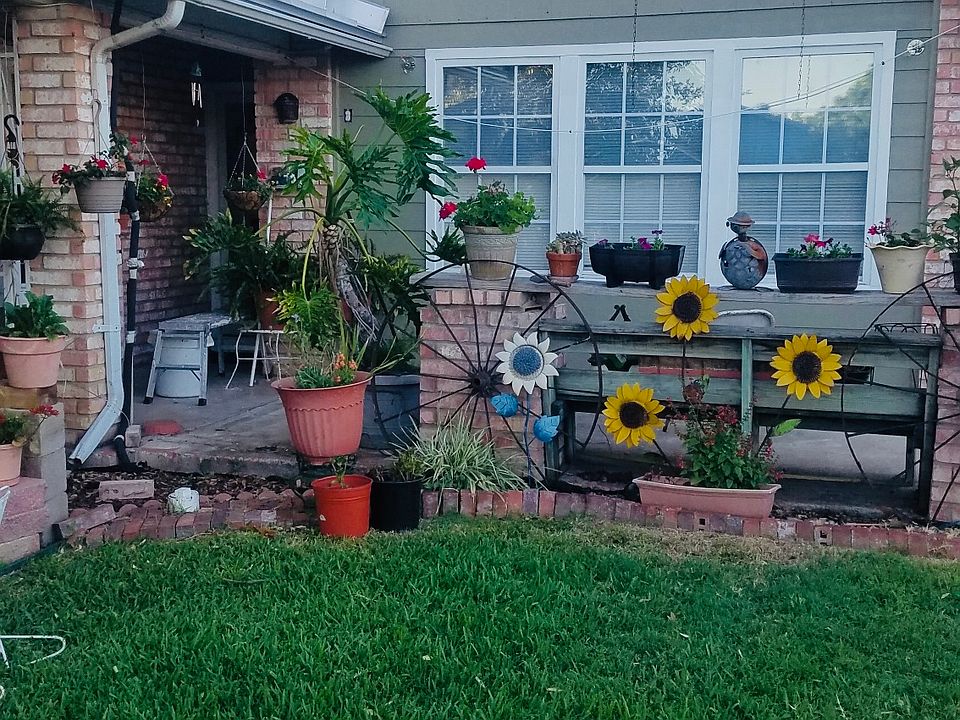 2nd image of 2523 Tortuga St