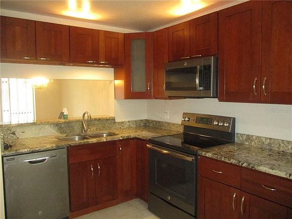 3rd image of 6211 Peregrine Ct